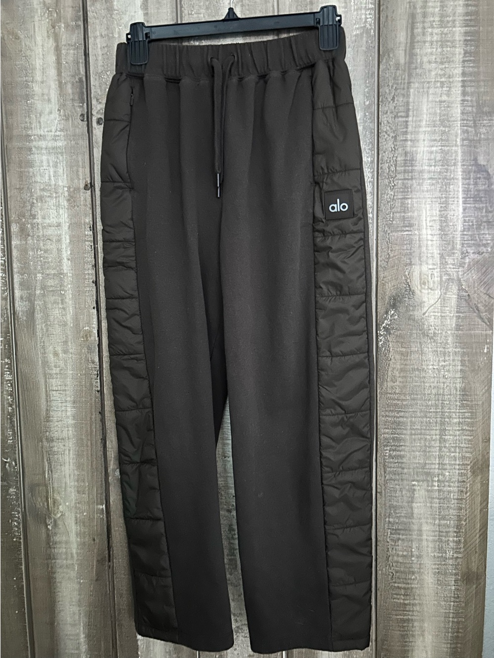 Alo sweatpants in espresso chocolate , XS
